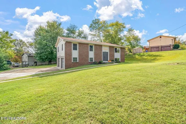 $475,000 | 10808 Dineen Drive, Knoxville, TN 37934