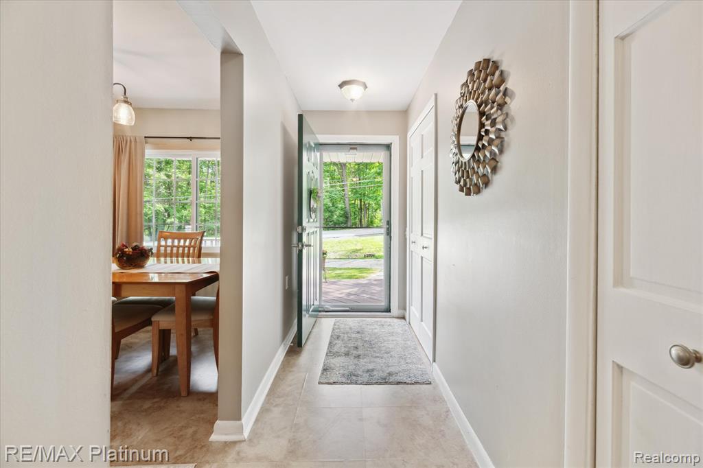10071 Denton Hill Road Fenton, MI 48430 - Photo 6 of 39 Gallery Image 6