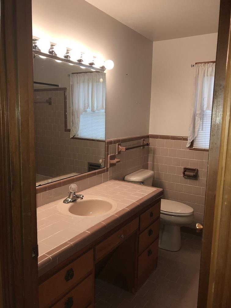 1220 Swamp Road Portland, TN 37148 - Photo 19 of 28 Bath with tile