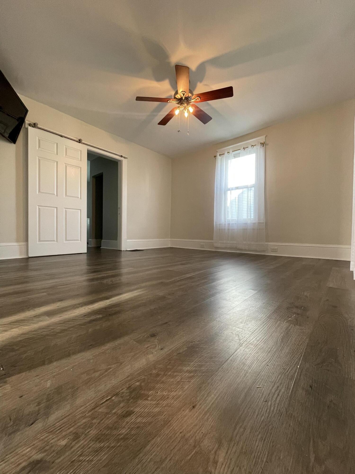 216 West Augusta Avenue Vinton, VA 24179 - Photo 15 of 43 IMG_2402