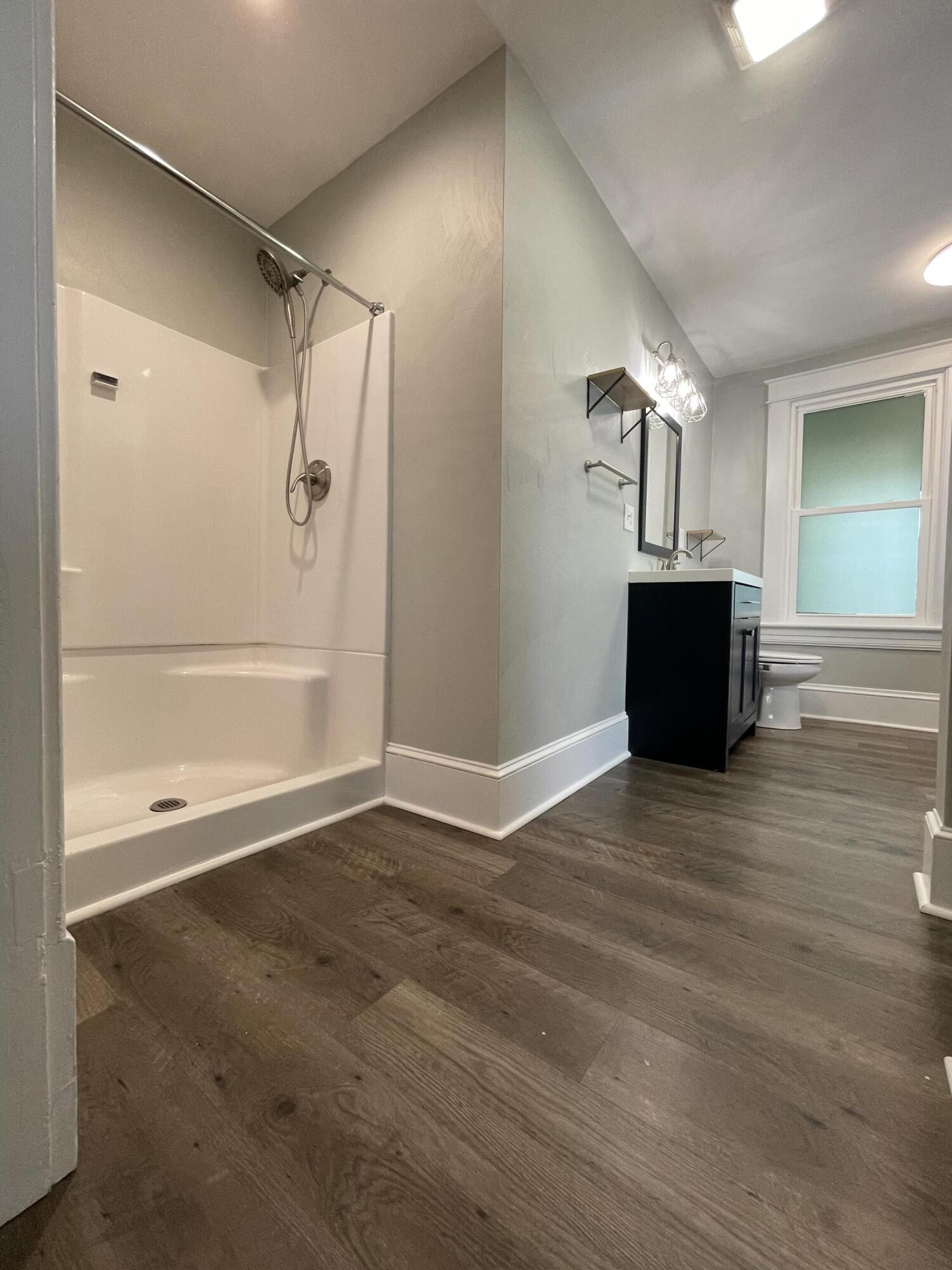 216 West Augusta Avenue Vinton, VA 24179 - Photo 17 of 43 IMG_2405