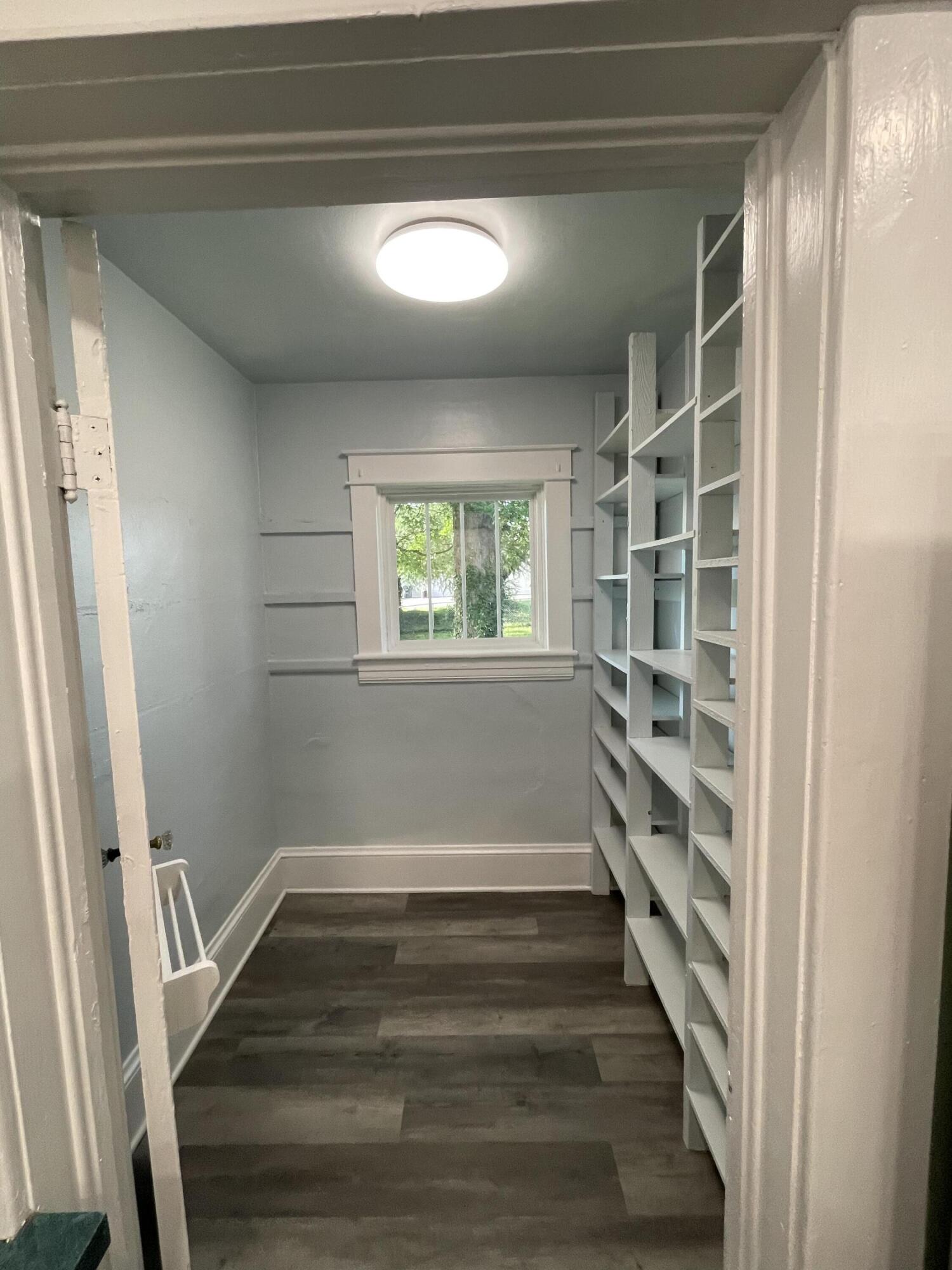 216 West Augusta Avenue Vinton, VA 24179 - Photo 23 of 43 IMG_2412