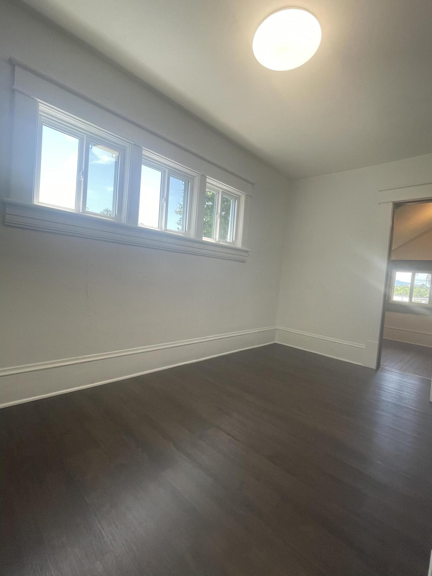 216 West Augusta Avenue Vinton, VA 24179 - Photo 36 of 43 IMG_8123