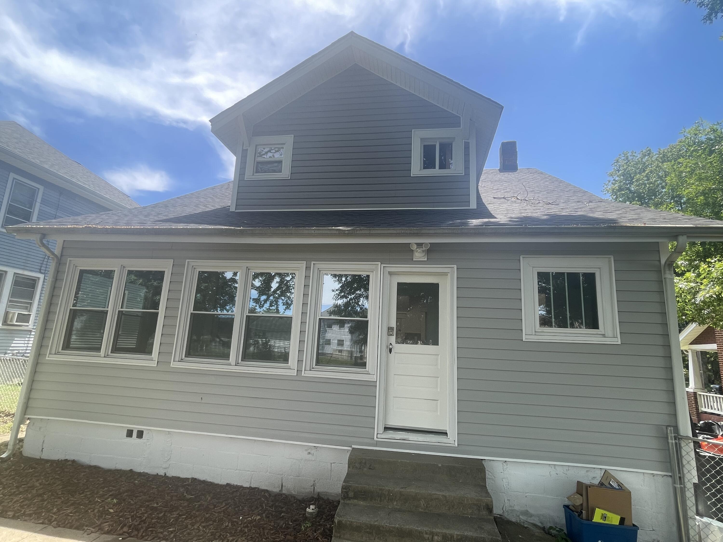 216 West Augusta Avenue Vinton, VA 24179 - Photo 4 of 43 IMG_8132