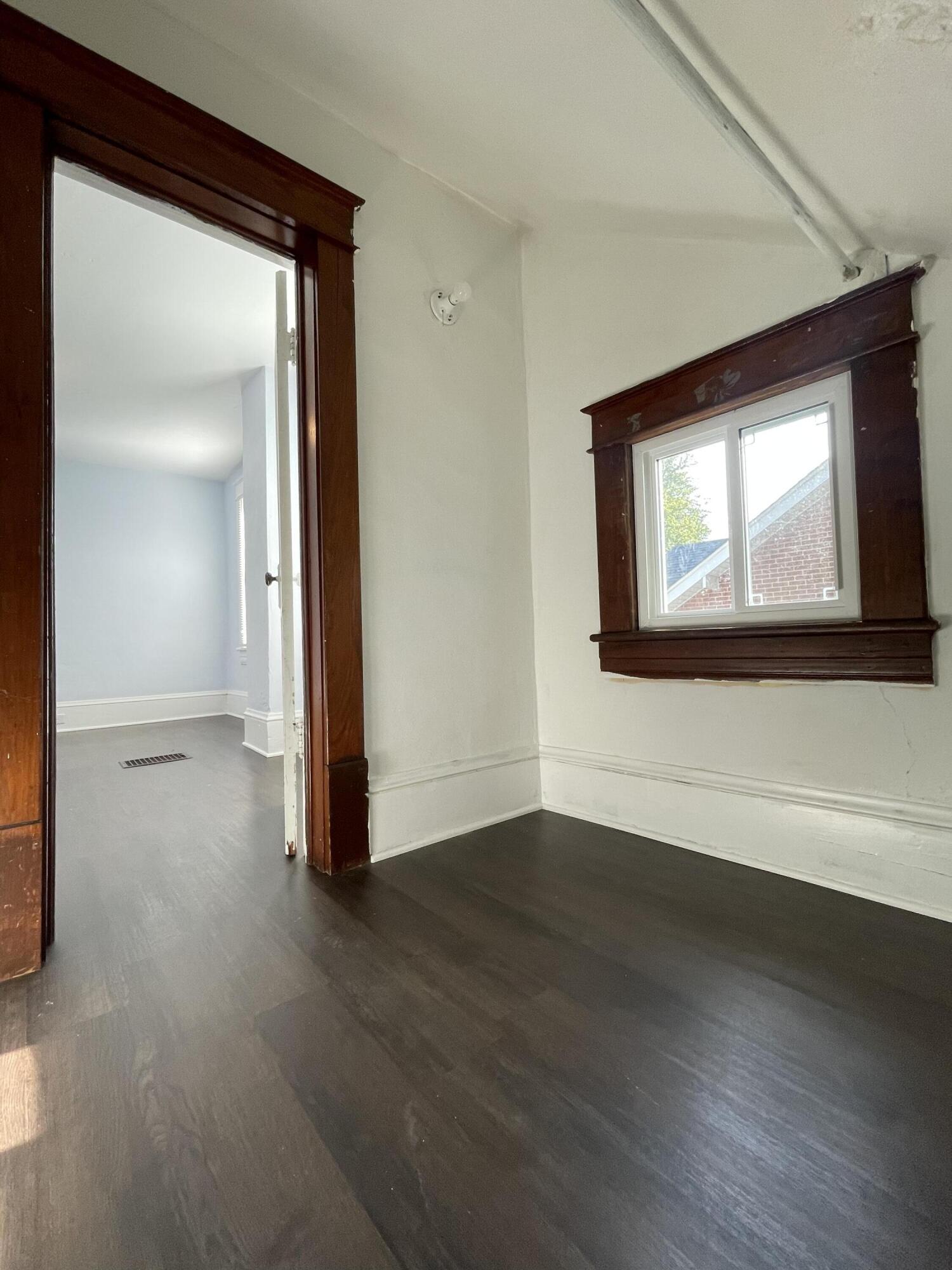 216 West Augusta Avenue Vinton, VA 24179 - Photo 7 of 43 IMG_2418