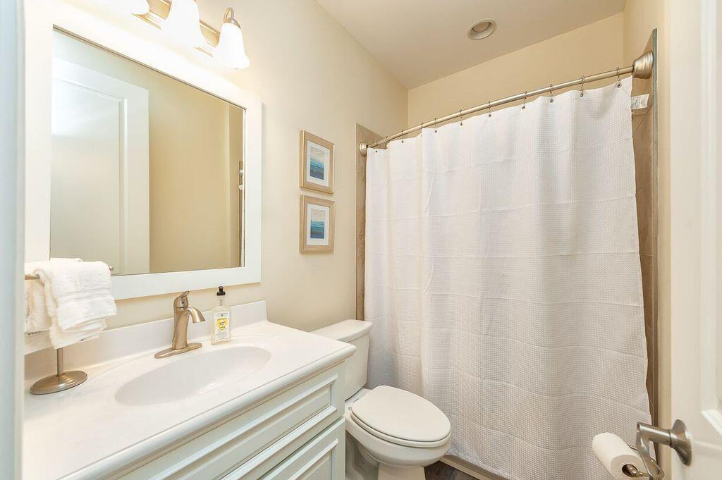 217 Sombrero Beach Road, Unit 2 Marathon, FL 33050 - Photo 10 of 23 Guest Bath