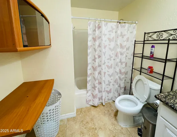 $1,200 | 3720 West Mauna Loa Lane, Phoenix, AZ 85053