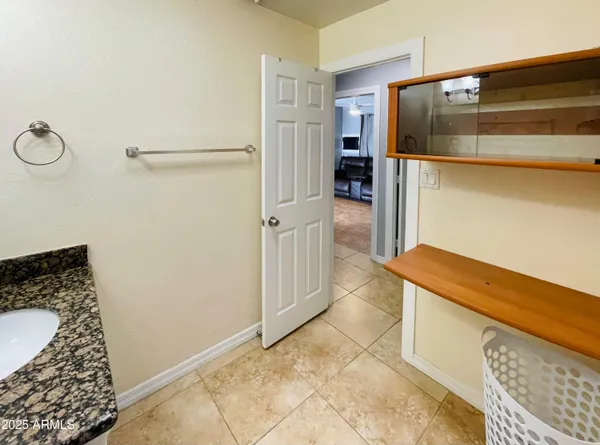 $1,200 | 3720 West Mauna Loa Lane, Unit STUDIO, Phoenix, AZ 85053