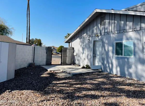 $1,200 | 3720 West Mauna Loa Lane, Unit STUDIO, Phoenix, AZ 85053