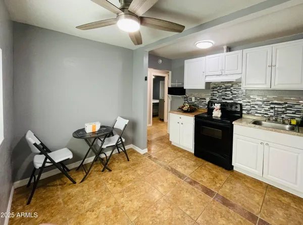 $1,200 | 3720 West Mauna Loa Lane, Unit STUDIO, Phoenix, AZ 85053