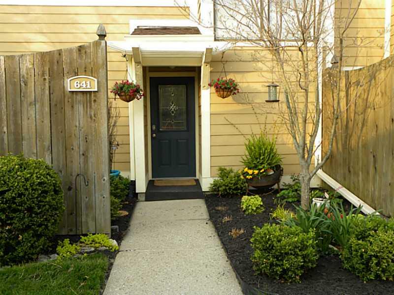 641 Cobblestone Road, Unit 1 Avon, IN 46123 - Photo 1 of 24 Gallery Image 1