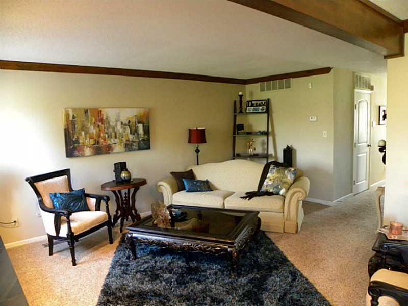 641 Cobblestone Road, Unit 1 Avon, IN 46123 - Photo 11 of 24 Gallery Image 11