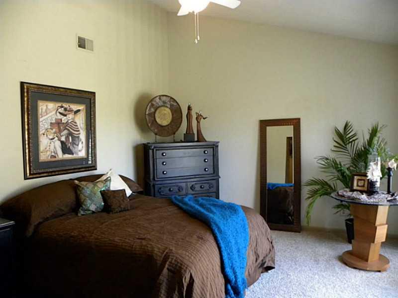 641 Cobblestone Road, Unit 1 Avon, IN 46123 - Photo 14 of 24 Gallery Image 14
