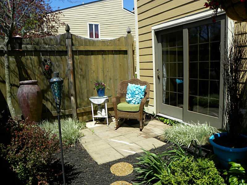 641 Cobblestone Road, Unit 1 Avon, IN 46123 - Photo 3 of 24 Gallery Image 3