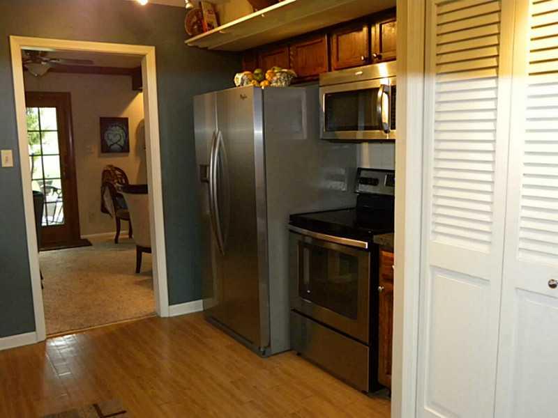 641 Cobblestone Road, Unit 1 Avon, IN 46123 - Photo 10 of 24 Gallery Image 10