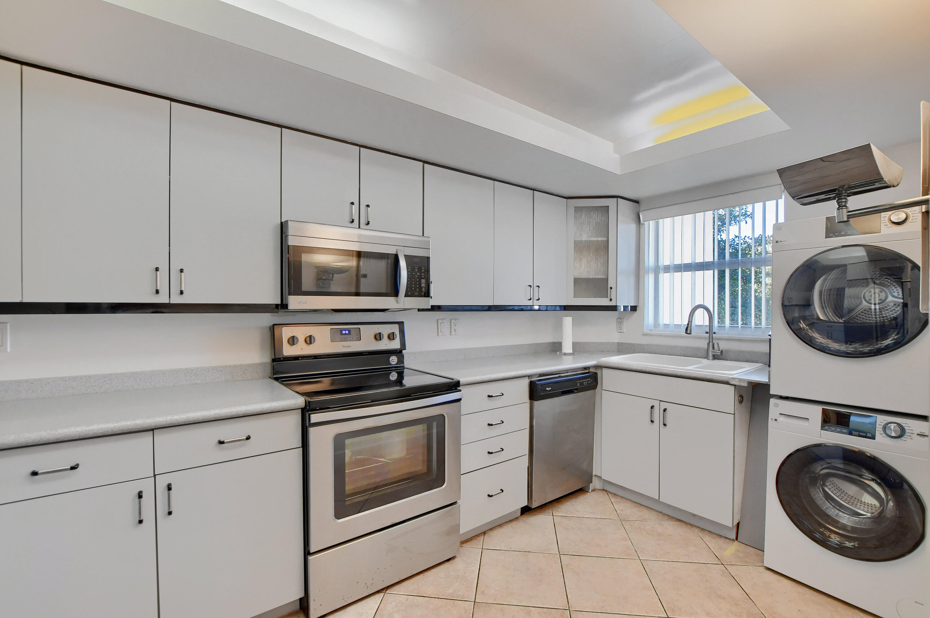 1040 Banyan Road, Unit 302C Boca Raton, FL 33432 - Photo 36 of 55 36_ebf_6419-hdr(5)