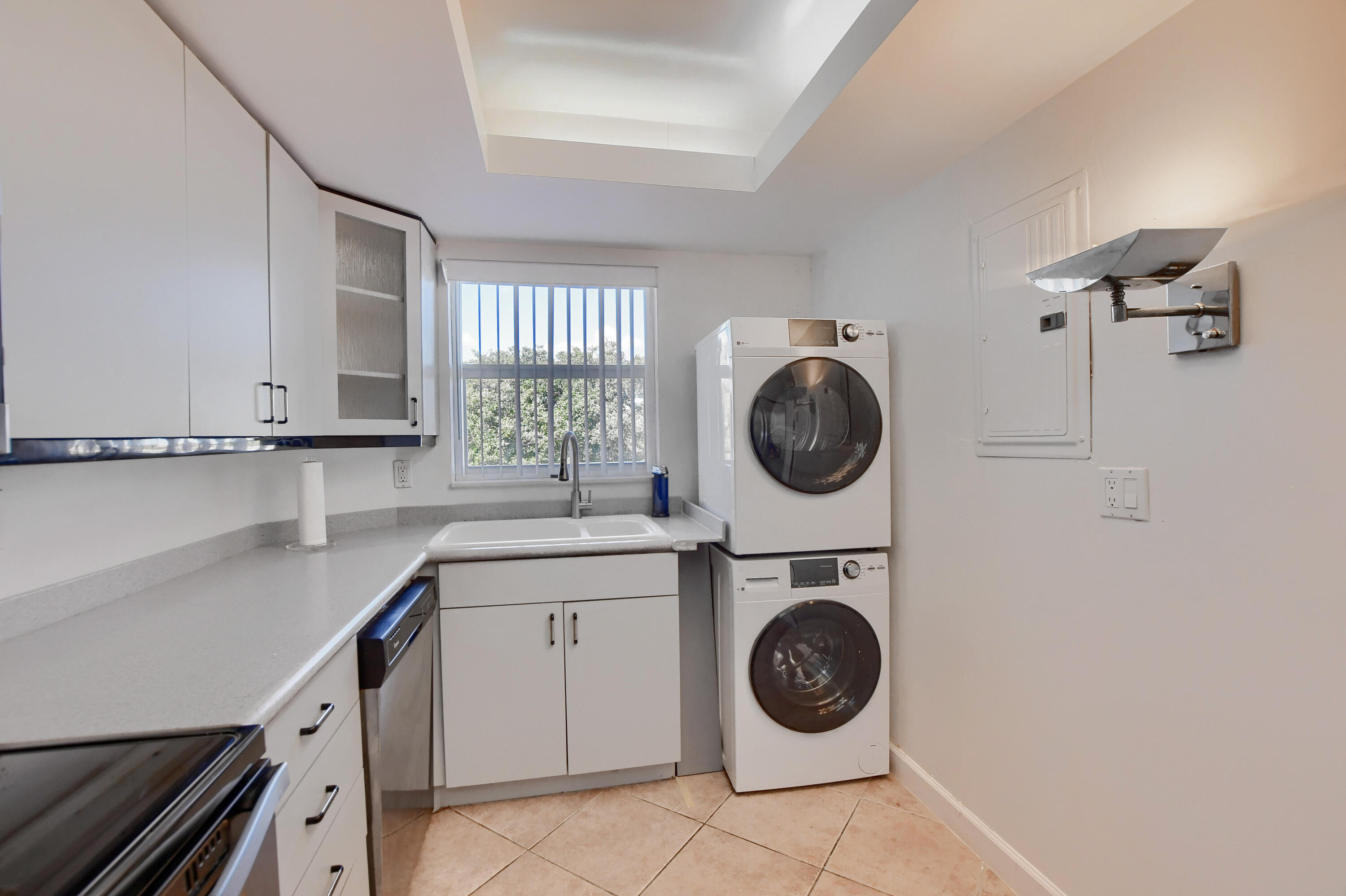 1040 Banyan Road, Unit 302C Boca Raton, FL 33432 - Photo 38 of 55 38_ebf_6429-hdr(5)