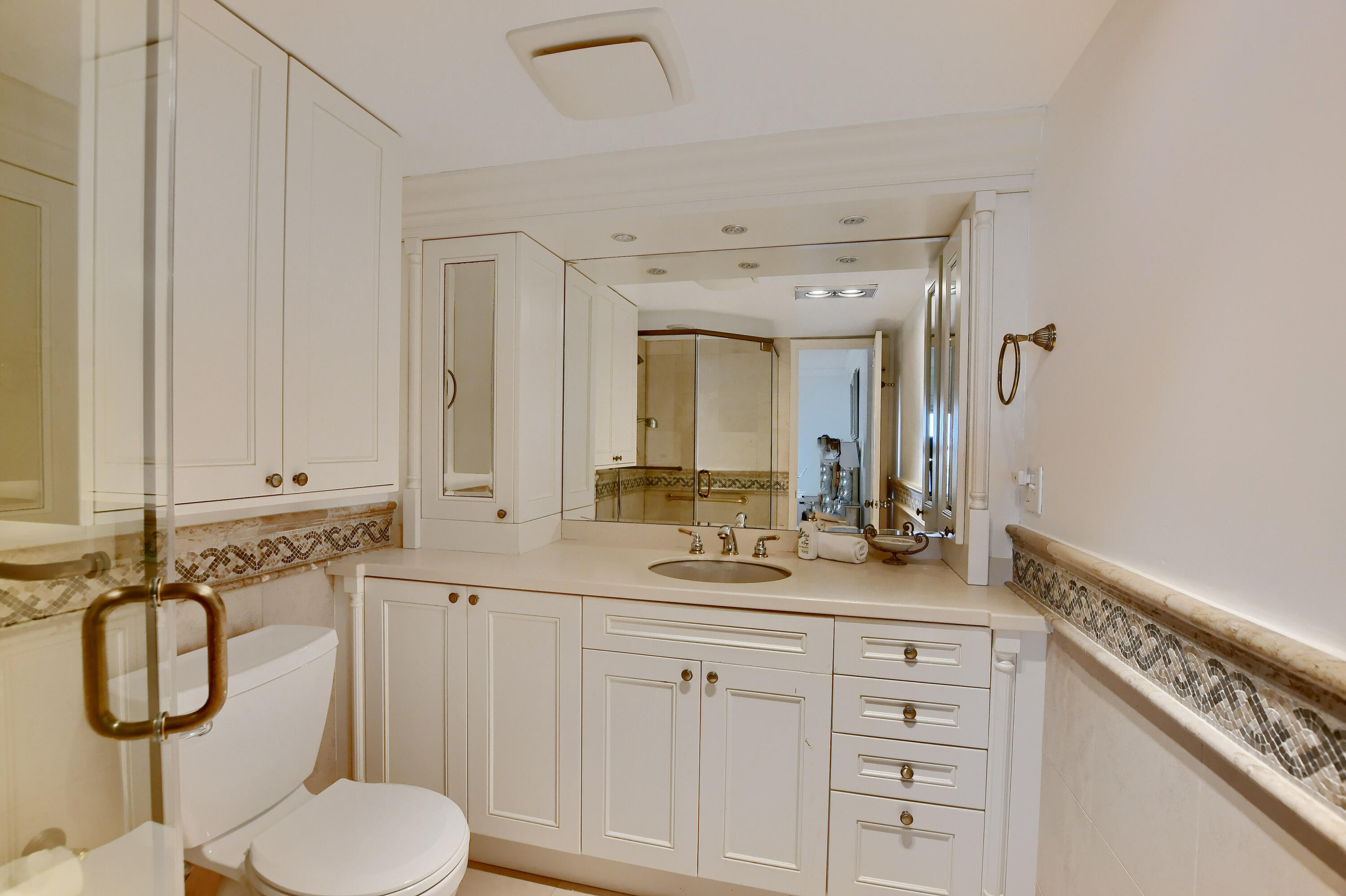 1040 Banyan Road, Unit 302C Boca Raton, FL 33432 - Photo 43 of 55 43_ebf_6454-hdr(5)
