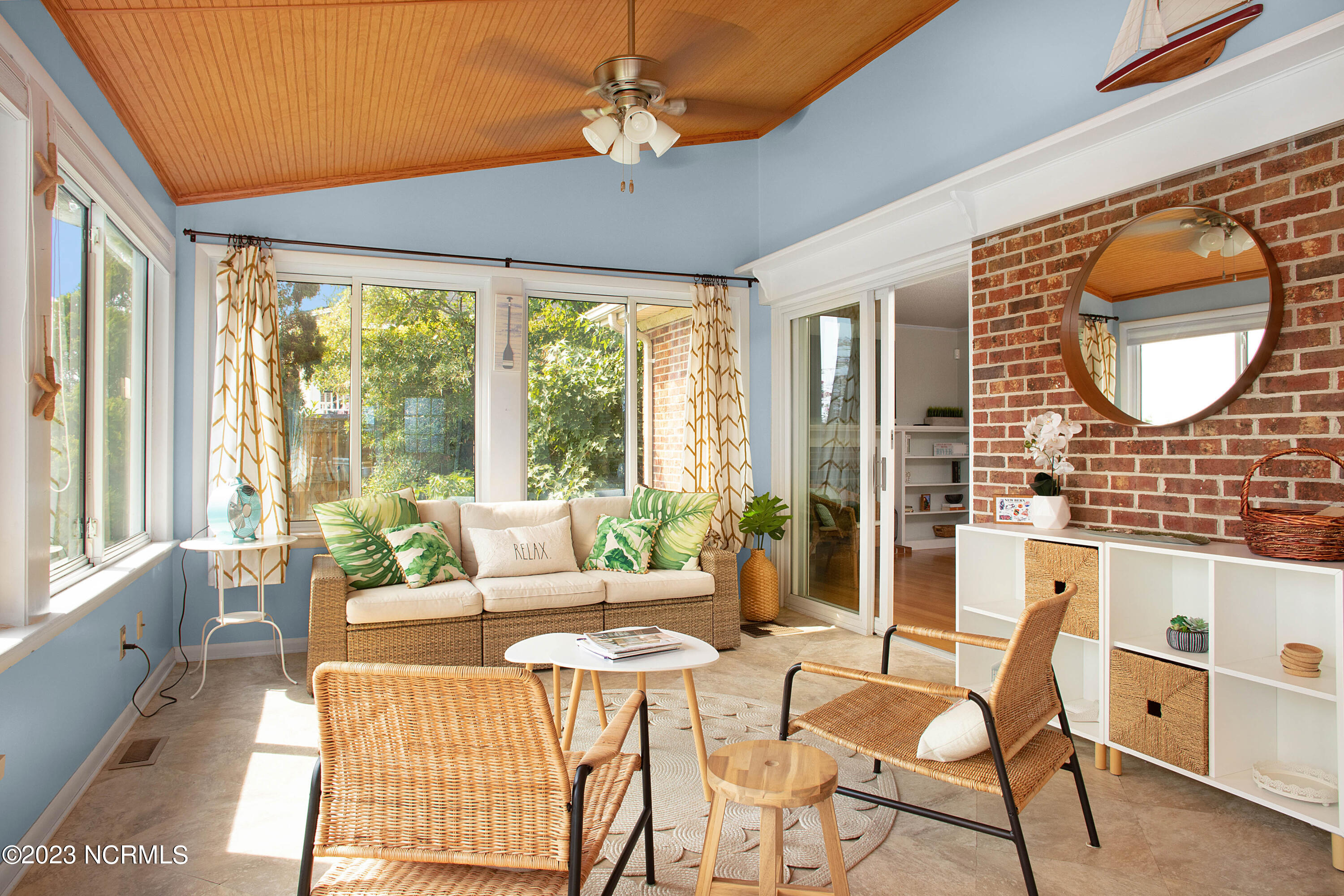 101 Gibbs Road New Bern, NC 28560 - Photo 15 of 48 Sun Room