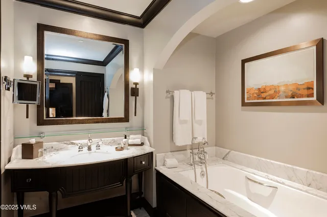 $3,400,000 | 130 Daybreak Ridge Road, Unit HS640, Avon, CO 81620