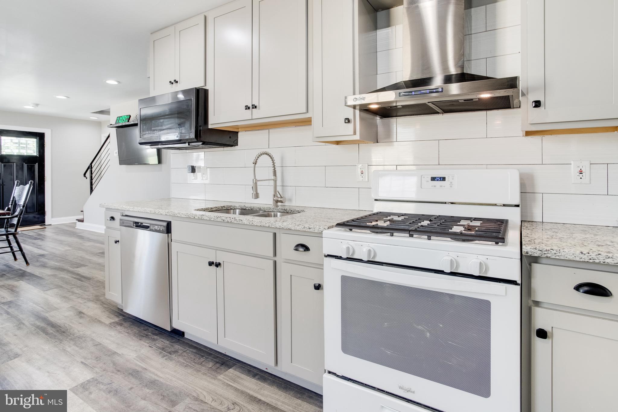 907 Martin Road Essex, MD 21221 - Photo 18 of 38