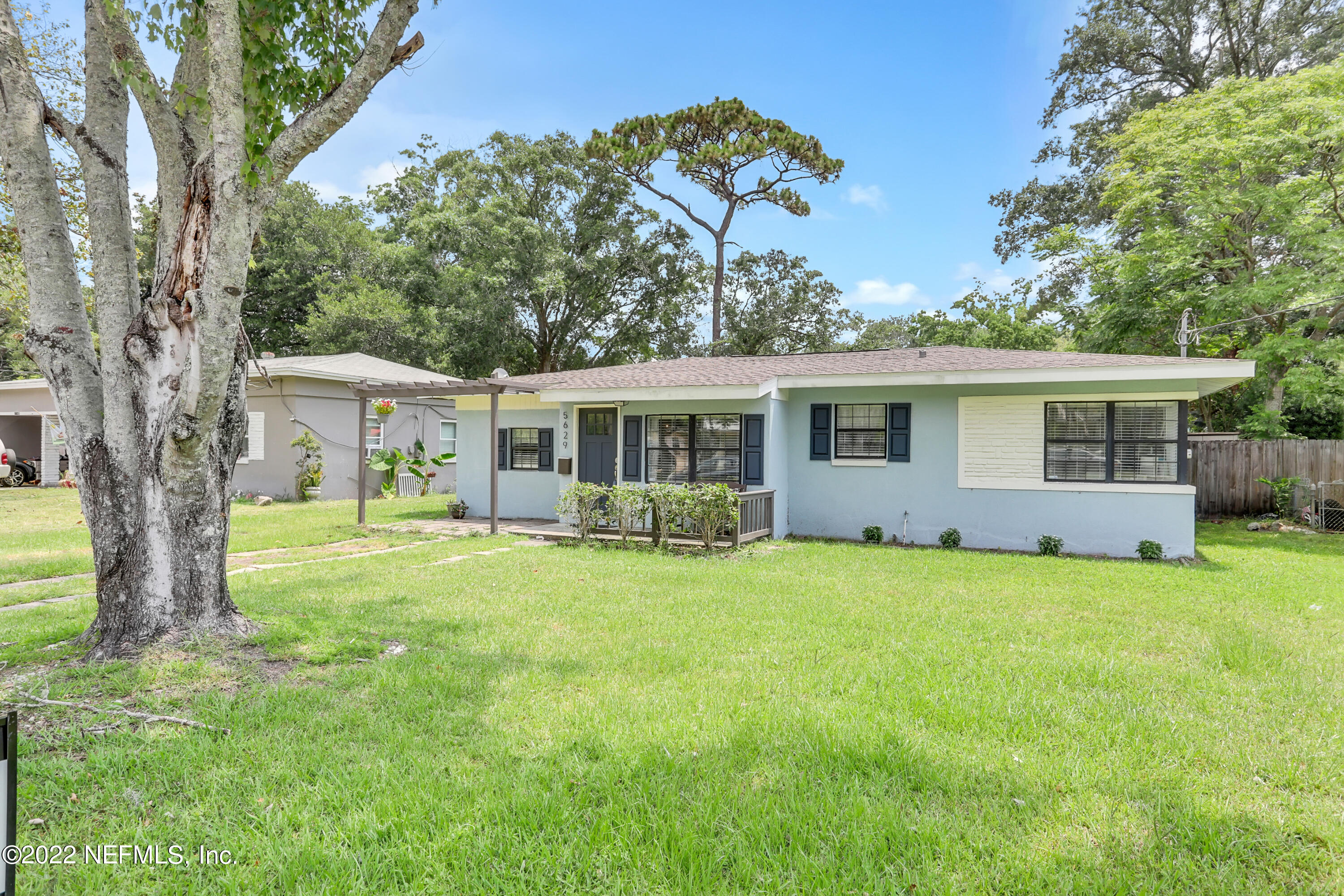 5629 Temple Road Jacksonville, FL 32207 - Photo 2 of 19 297A7963
