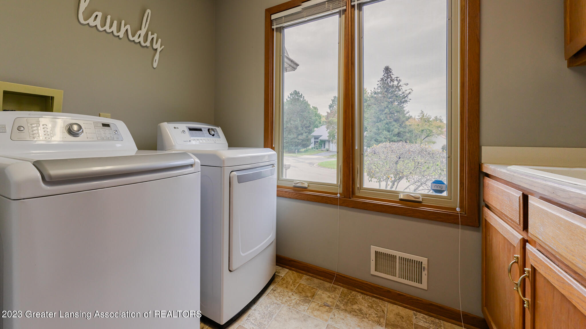2228 Quarry Road East Lansing, MI 48823 - Photo 14 of 34 2228QUARRY15