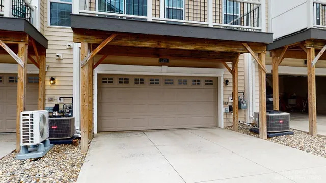 $3,800 | 2794 Ashcombe Dr., Ann Arbor, MI 48105