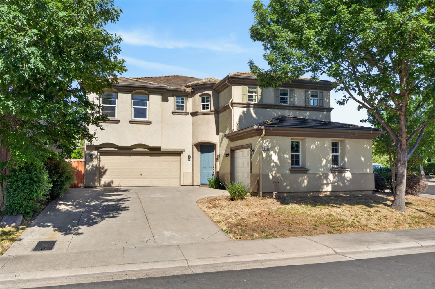 9234 Rushing Creek Way Elk Grove, CA 95624 - Photo 8 of 63