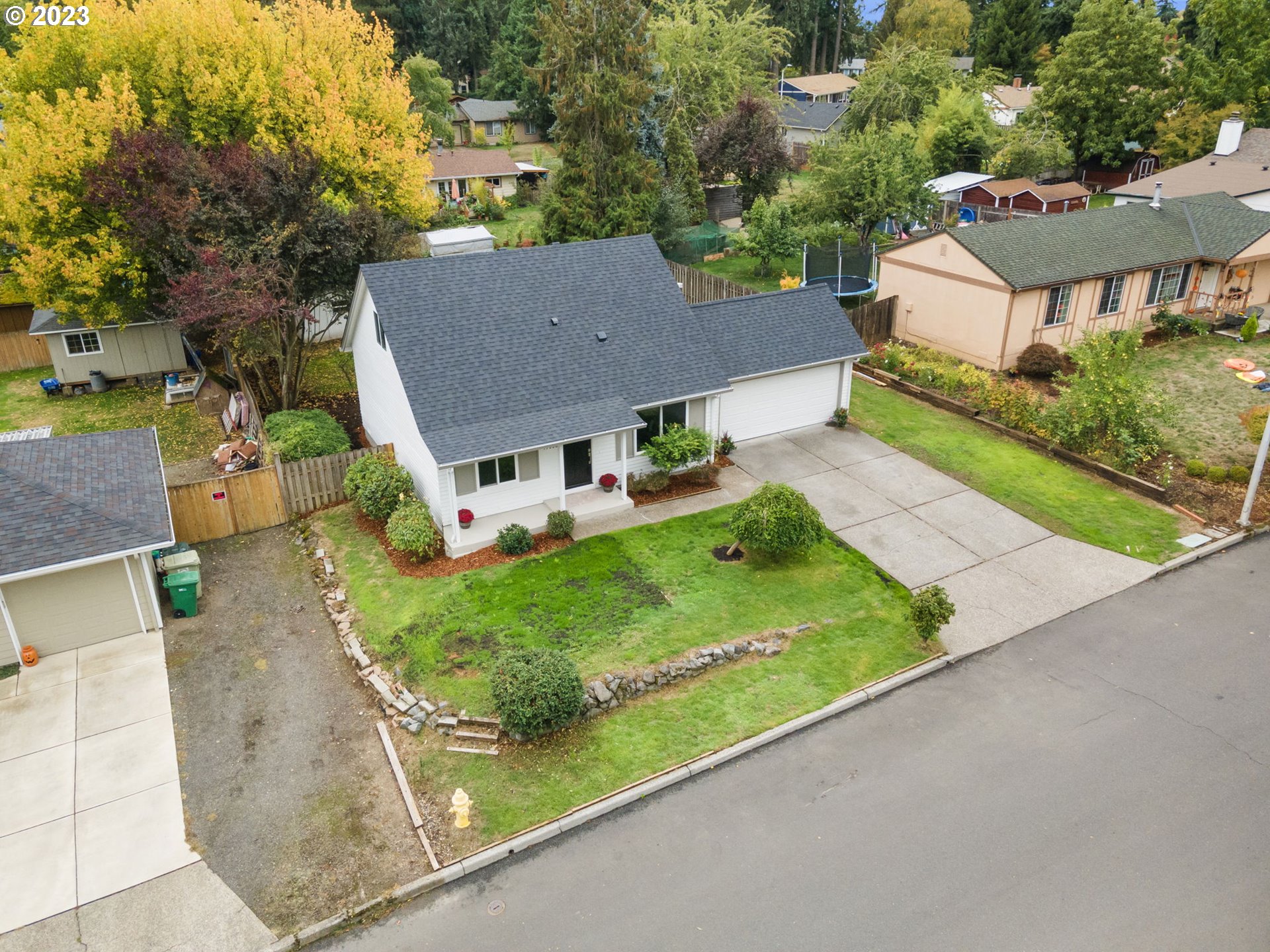 19666 Southwest Deepwell Court Beaverton, OR 97078 - Photo 37 of 41 Gallery Image 37