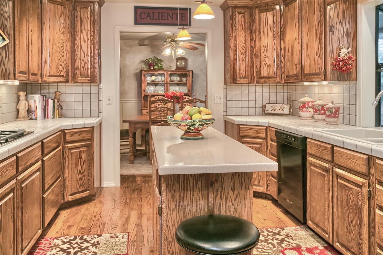 9871 Upper Applegate Road Jacksonville, OR 97530 - Photo 10 of 33 A superb kitchen for any cook!