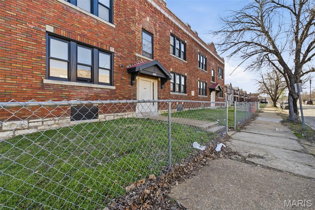 3656 Bates Street St. Louis, MO 63116 - Photo 6 of 13