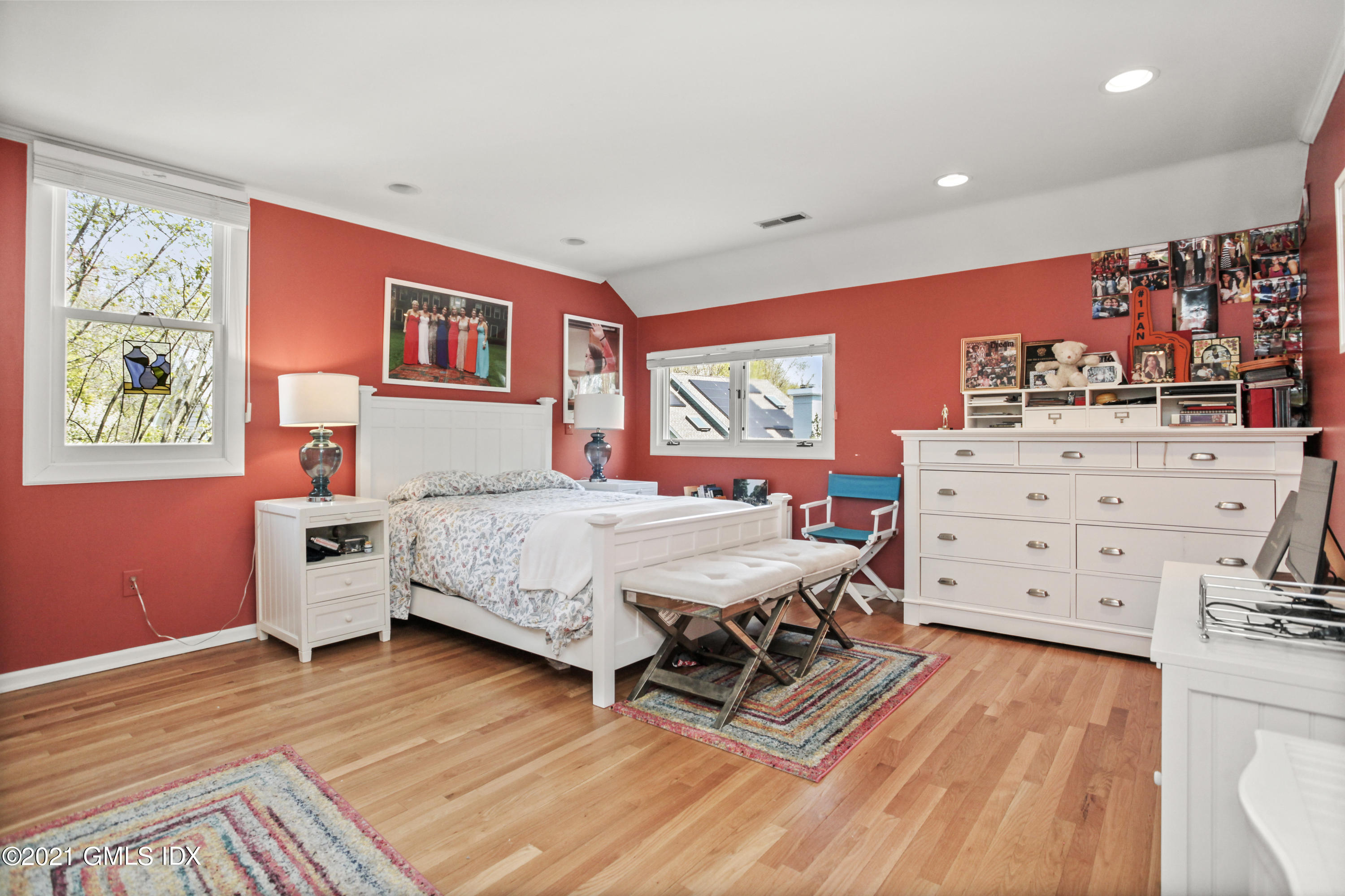 47 Harding Road Old Greenwich, CT 06870 - Photo 15 of 26 47 Harding Rd Greenwich CT-print-026-025