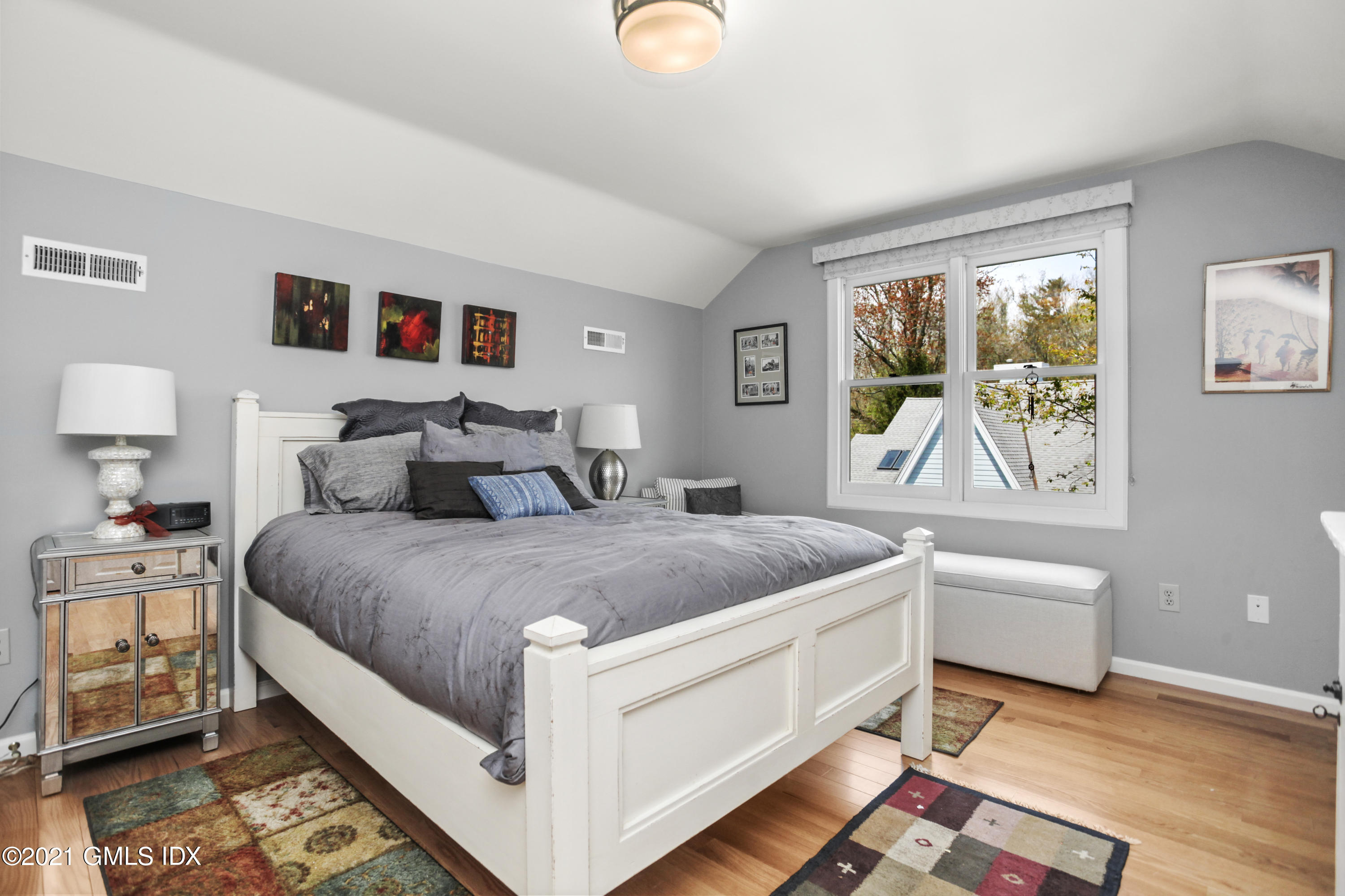 47 Harding Road Old Greenwich, CT 06870 - Photo 17 of 26 47 Harding Rd Greenwich CT-print-029-027