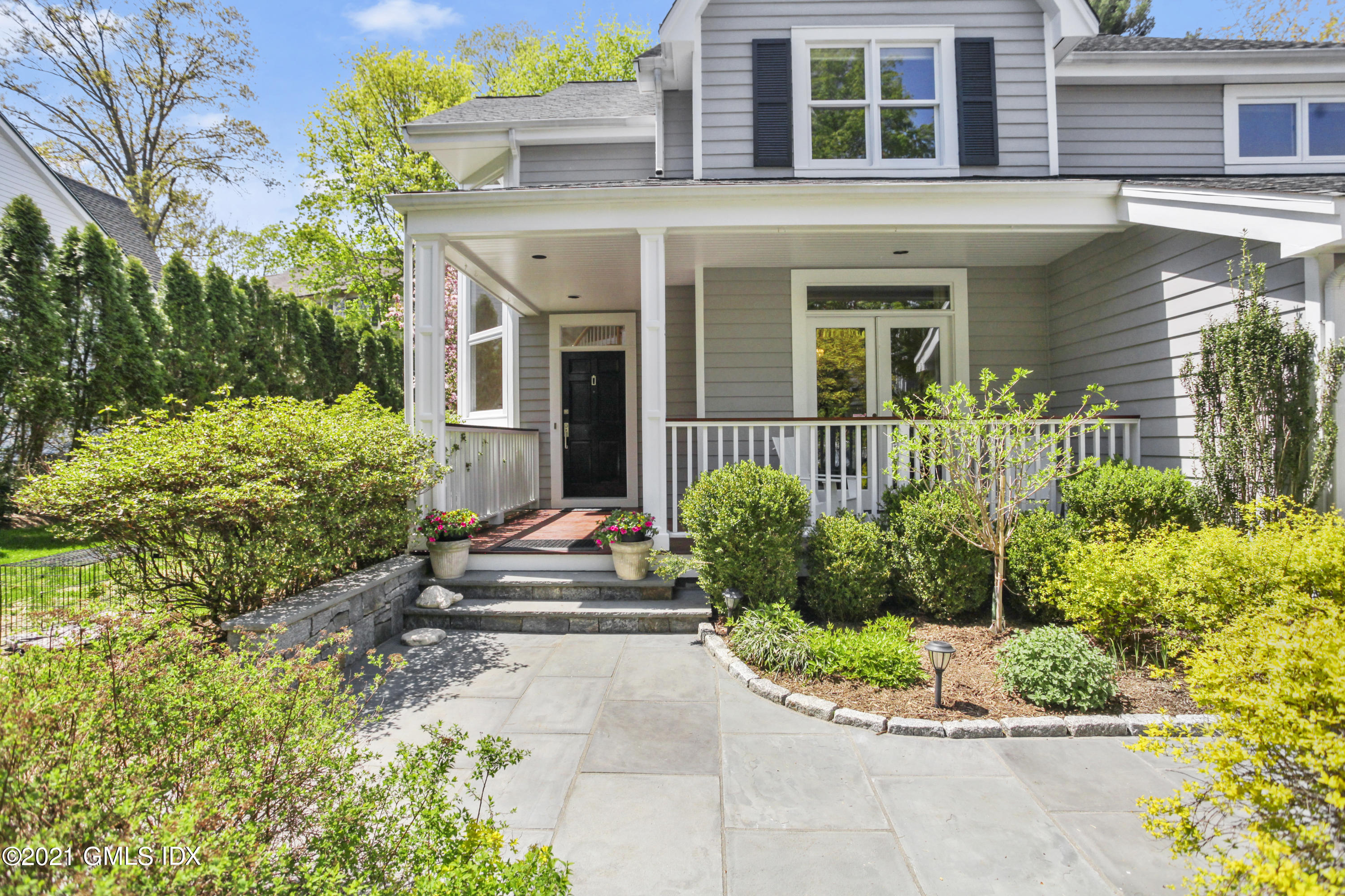 47 Harding Road Old Greenwich, CT 06870 - Photo 3 of 26 47 Harding Rd Greenwich CT-print-036-034