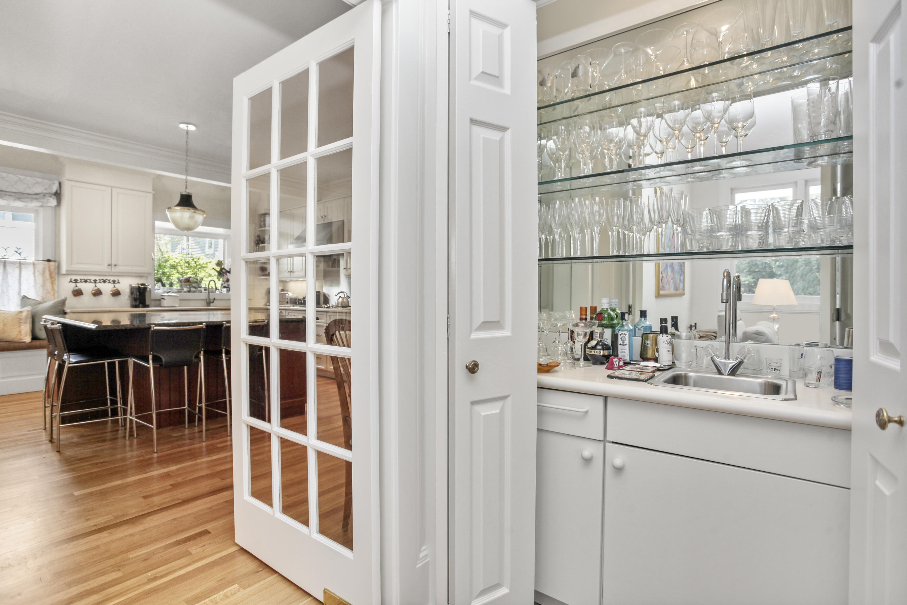 47 Harding Road Old Greenwich, CT 06870 - Photo 8 of 26 47 Harding Rd Greenwich CT-print-035-032