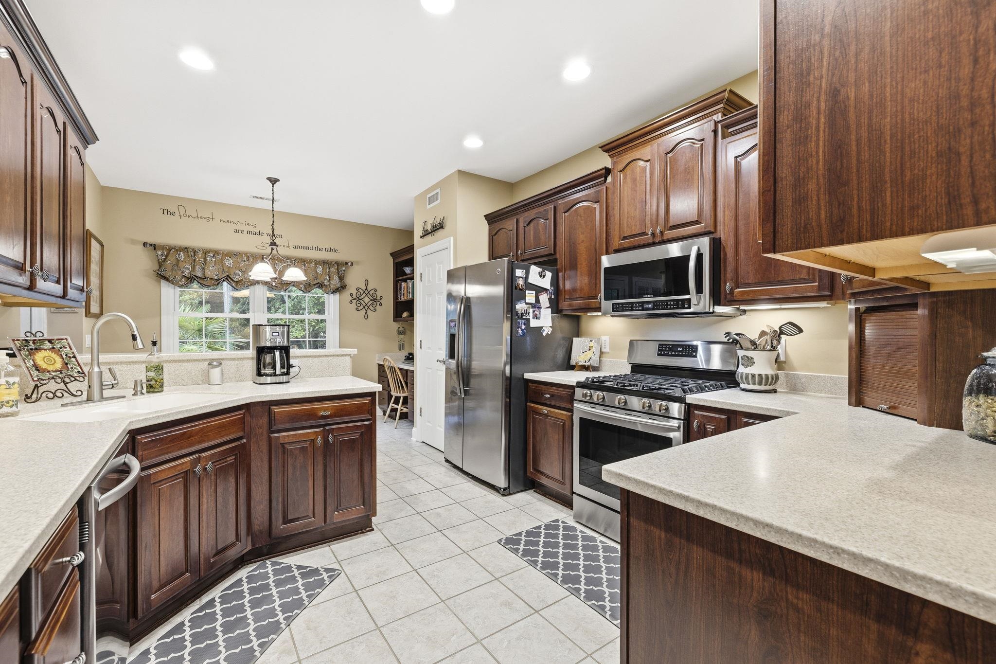 37 Highwood Circle Murrells Inlet, SC 29576 - Photo 13 of 57