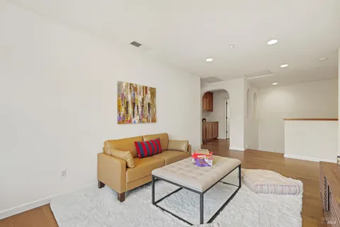 $1,290,000 | 68 Pinheiro Circle, Novato, CA 94945