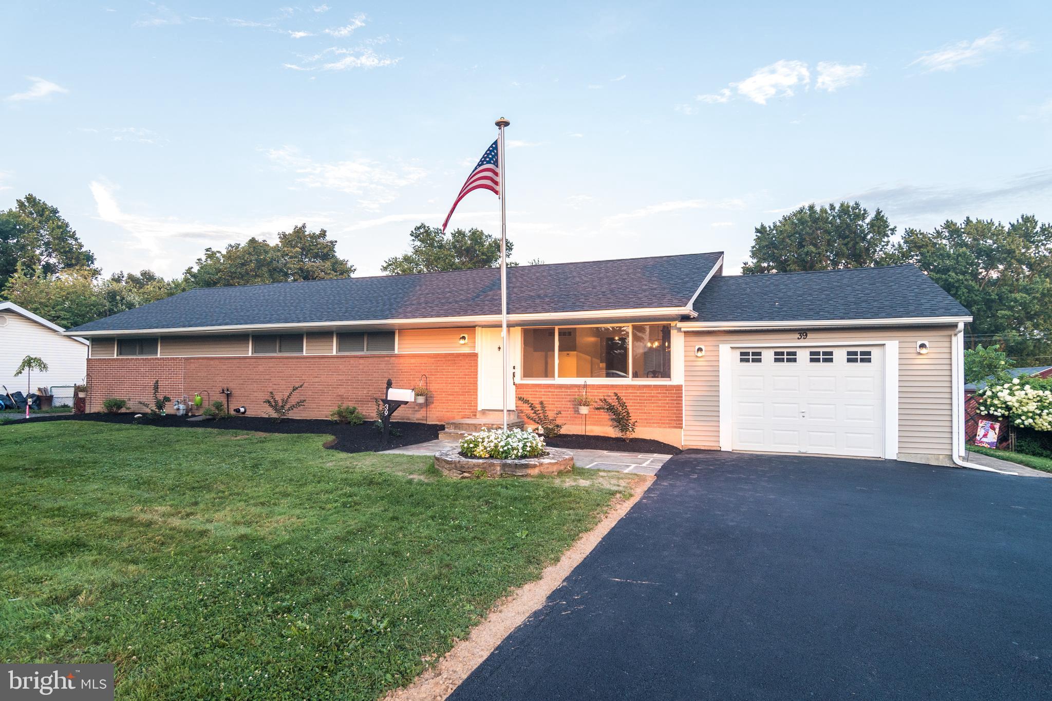 39 Valley Road Warminster, PA 18974 - Photo 1 of 20
