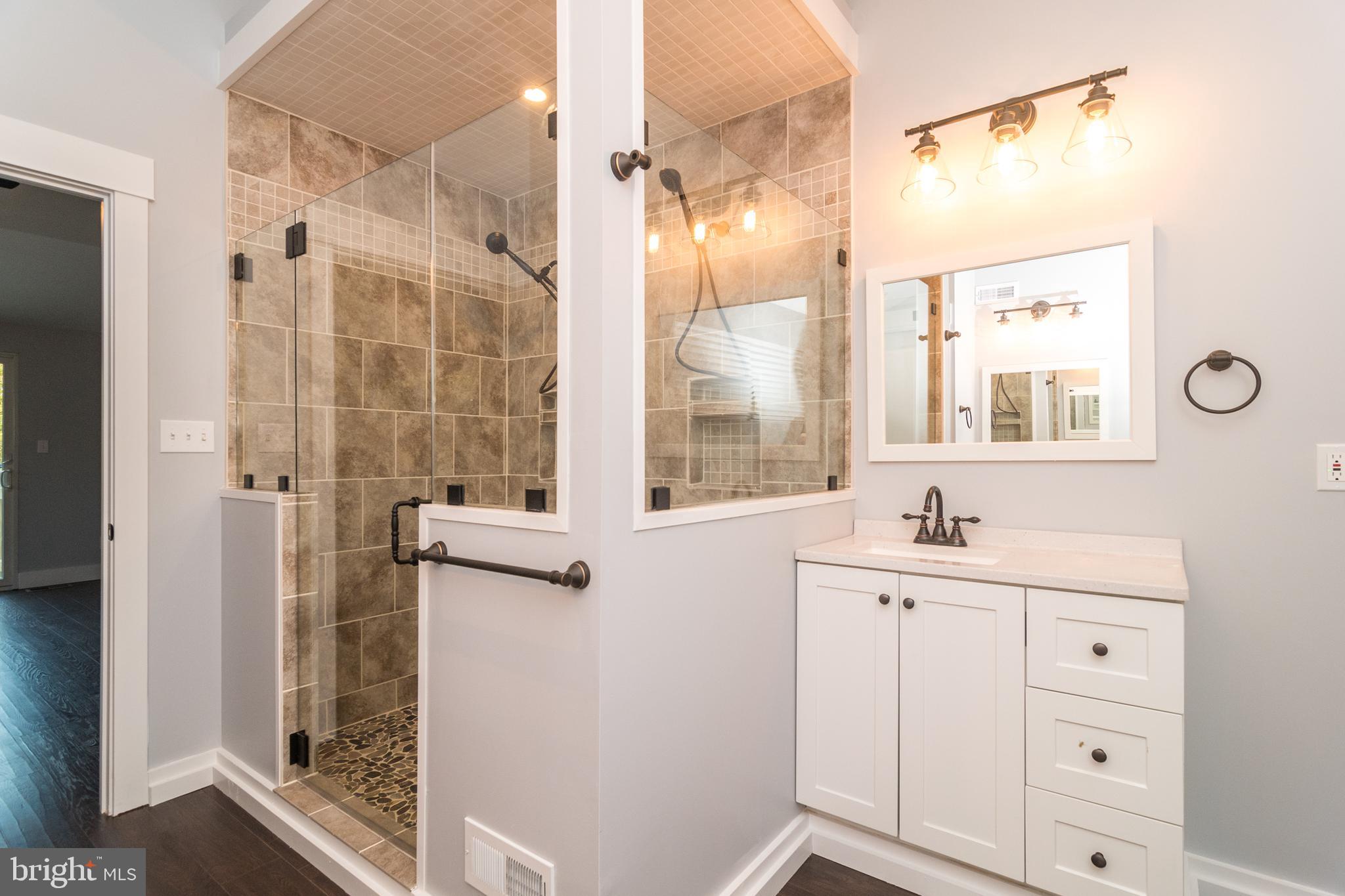 39 Valley Road Warminster, PA 18974 - Photo 11 of 20 Master Bathroom