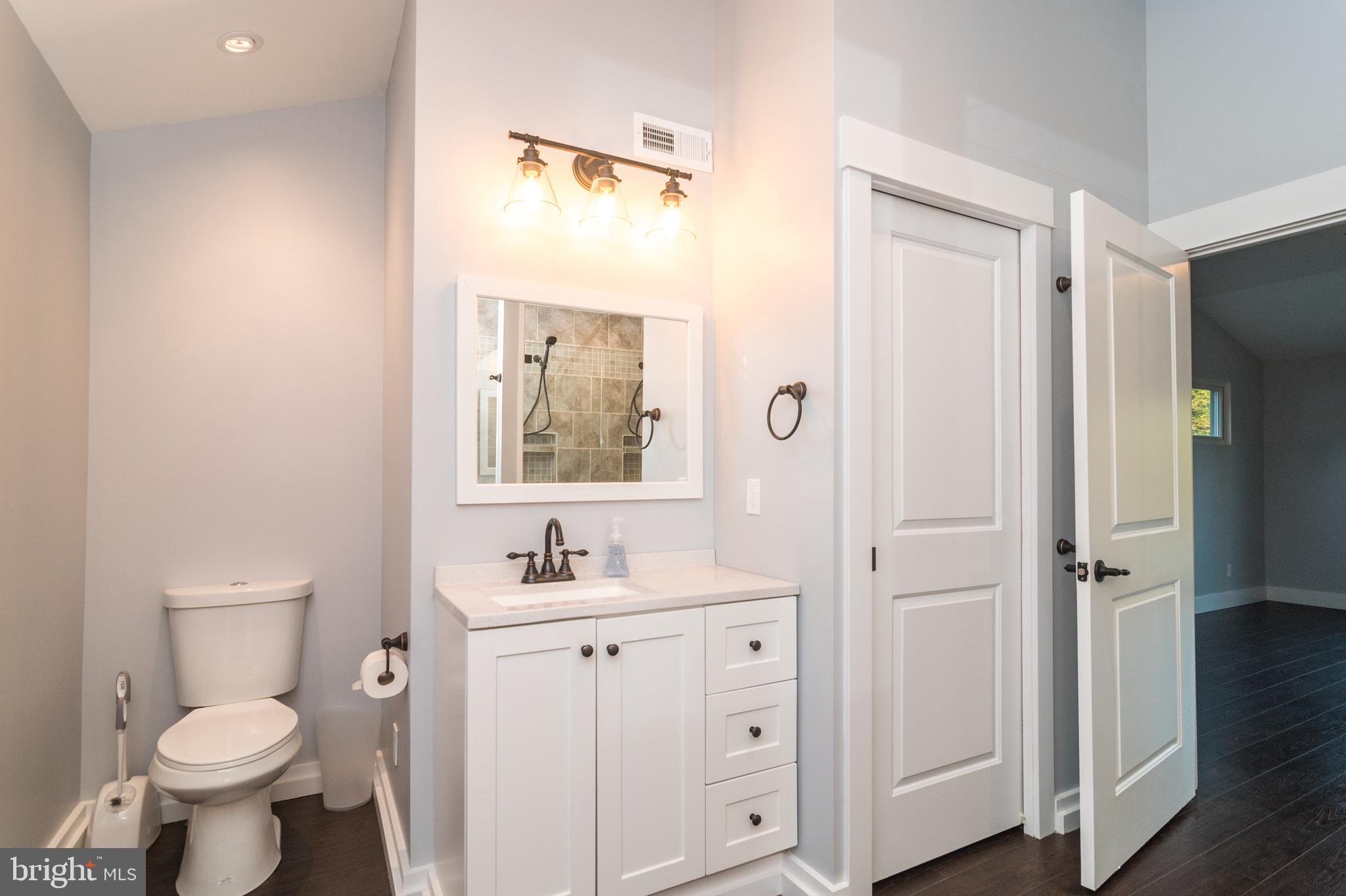 39 Valley Road Warminster, PA 18974 - Photo 10 of 20 Master Bathroom
