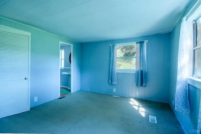 $192,999 | 1214 Hawks Nest Lane, Moneta, VA 24121