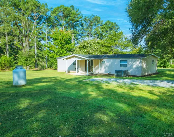 $192,999 | 1214 Hawks Nest Lane, Moneta, VA 24121