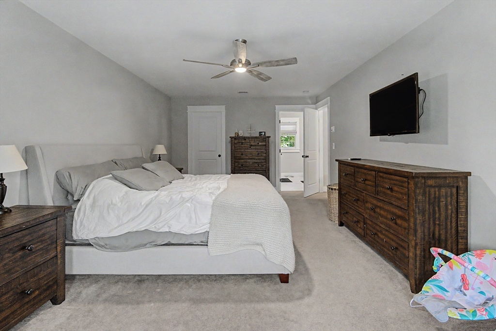 377 Rebecca Road Northbridge, MA 01588 - Photo 23 of 40