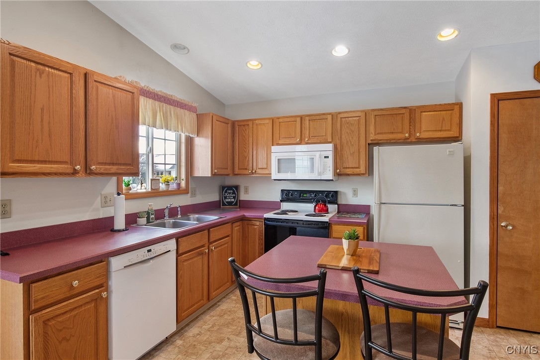 3589 Redhead Terrace Clay, NY 13090 - Photo 11 of 33