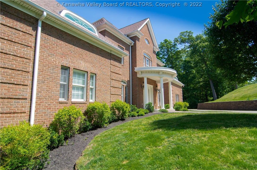 12 Foxchase Road Charleston, WV 25304 - Photo 2 of 30 Gallery Image 2