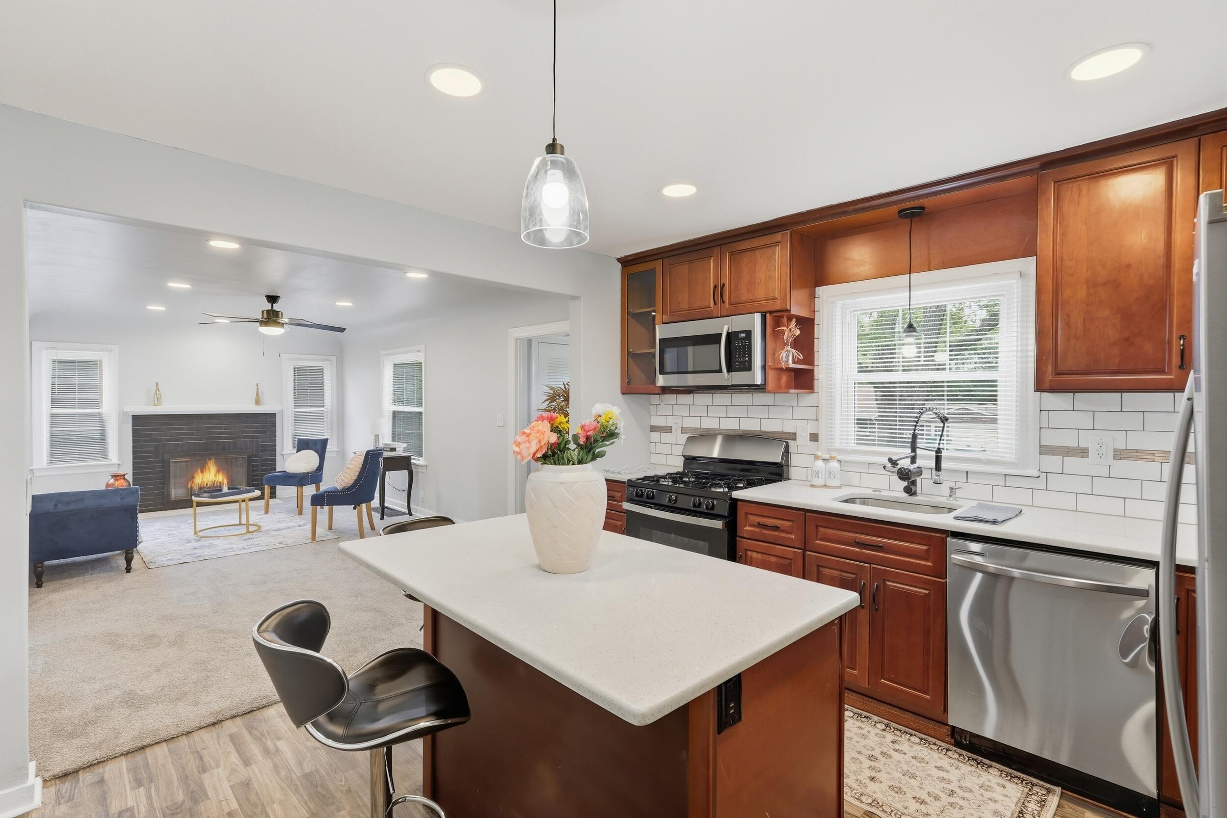 12 Sunset Road Merrillville, IN 46410 - Photo 4 of 24 2500x1667