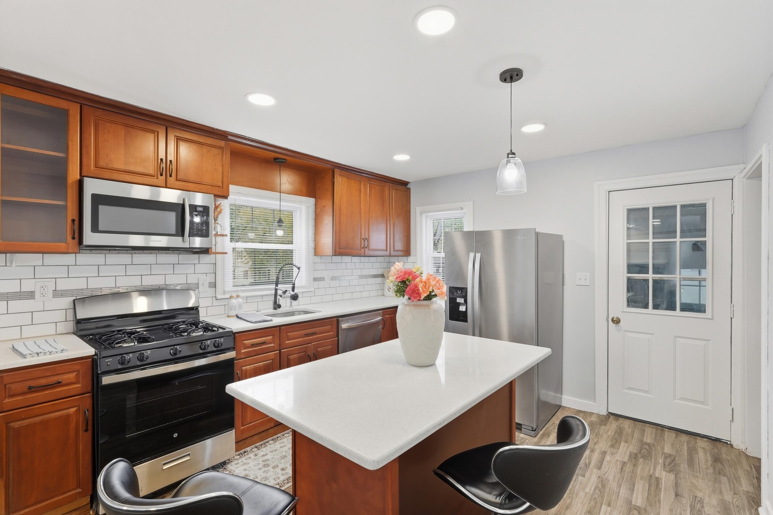 12 Sunset Road Merrillville, IN 46410 - Photo 6 of 24 2500x1666