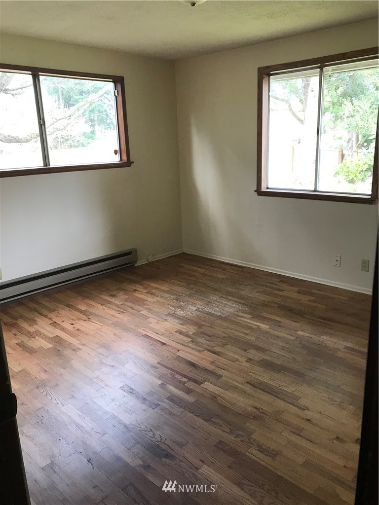 7906 202nd Place Southwest Edmonds, WA 98026 - Photo 3 of 8 Gallery Image 3