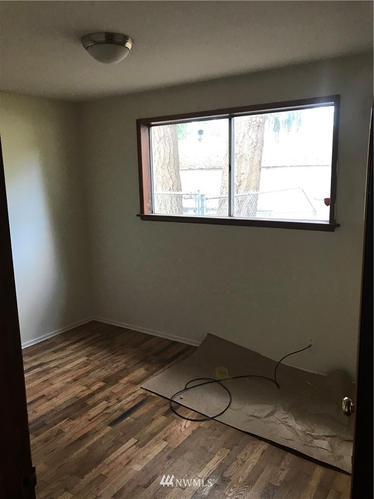 7906 202nd Place Southwest Edmonds, WA 98026 - Photo 4 of 8 Gallery Image 4